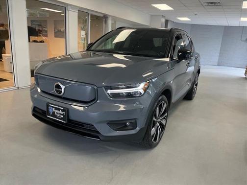 2022 Volvo XC40 Recharge Pure Electric P8 Twin Ultimate