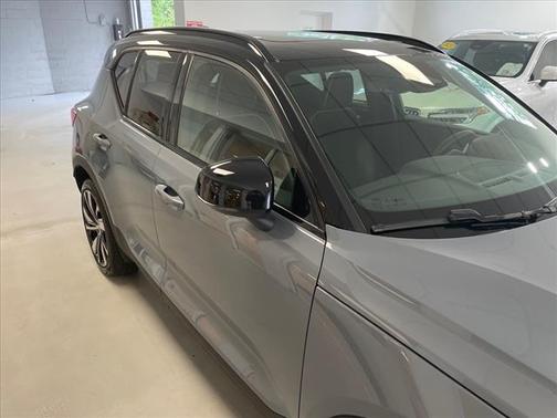 2022 Volvo XC40 Recharge Pure Electric P8 Twin Ultimate