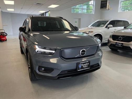 2022 Volvo XC40 Recharge Pure Electric P8 Twin Ultimate