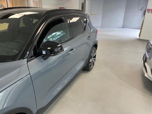 2022 Volvo XC40 Recharge Pure Electric P8 Twin Ultimate