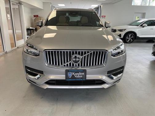 2024 Volvo XC90 Recharge Plug-In Hybrid T8 Ultimate Bright Theme 7-Seater