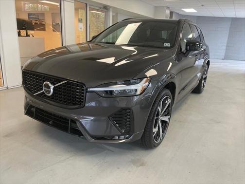 2022 Volvo XC60 B5 R-Design