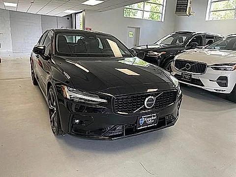 2024 Volvo S60 B5 Core Dark Theme