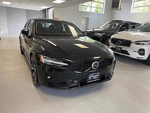 2024 Volvo S60 B5 Core Dark Theme