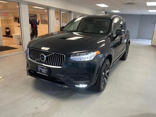 2022 Volvo XC90 T6 Momentum