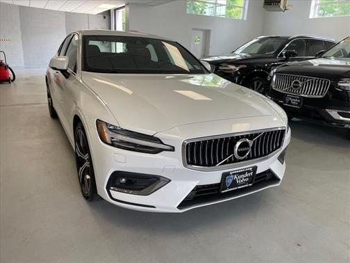 2022 Volvo S60 T5