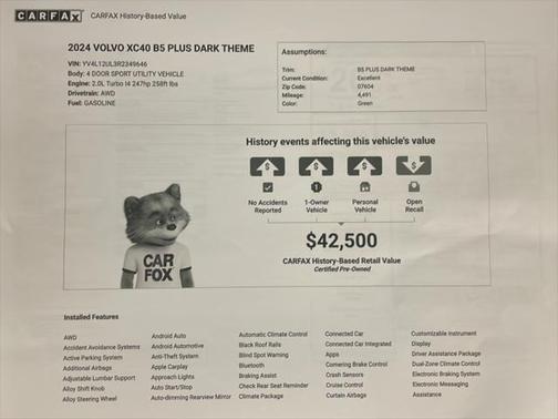 2024 Volvo XC40 B5 Plus Dark Theme