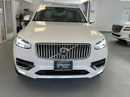 2024 Volvo XC90 B6 Ultimate Bright Theme 6-Seater