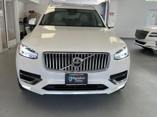 2024 Volvo XC90 B6 Ultimate Bright Theme 6-Seater
