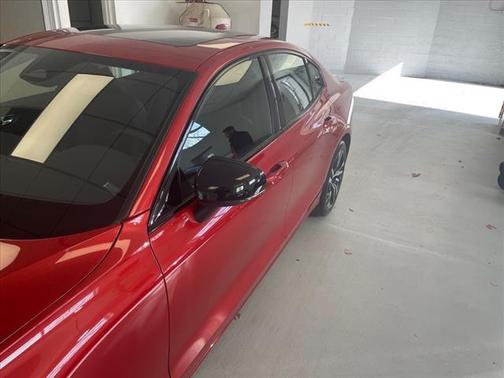 2024 Volvo S60 B5 Plus Dark Theme