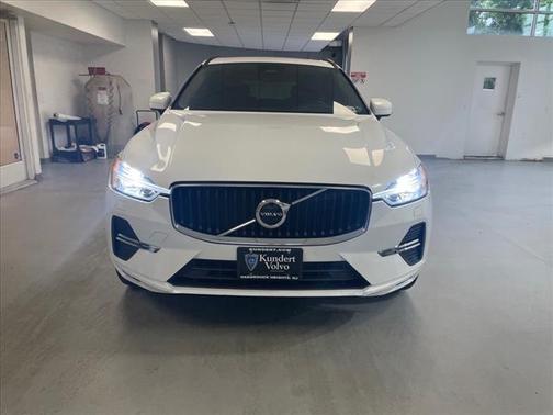 2022 Volvo XC60 B5 Momentum