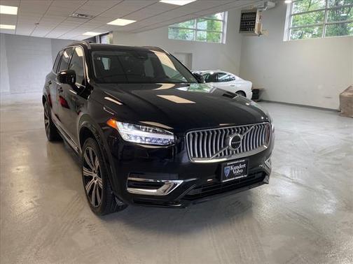 2023 Volvo XC90 Recharge Plug-In Hybrid T8 Plus Bright Theme 7-Seater