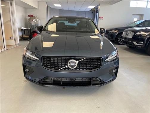 2025 Volvo S60 B5 Core