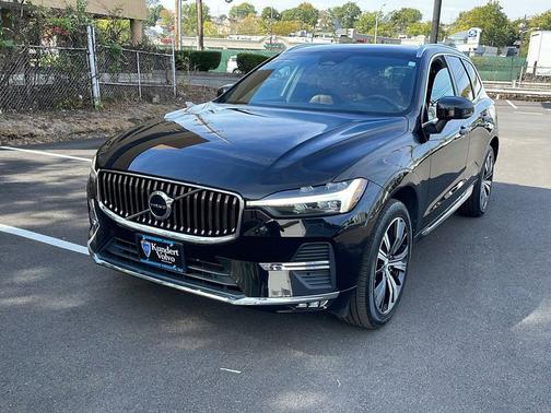 2022 Volvo XC60 B5 Inscription