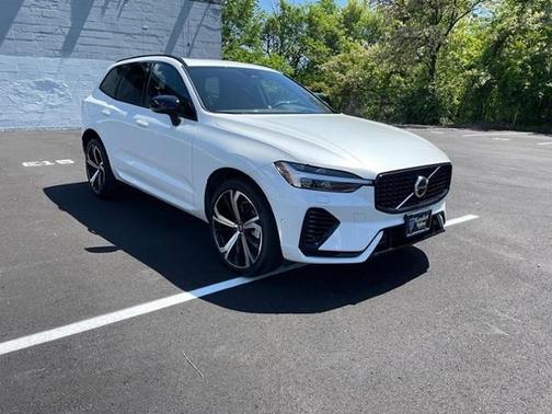 2022 Volvo XC60 Recharge Plug-In Hybrid T8 R-Design