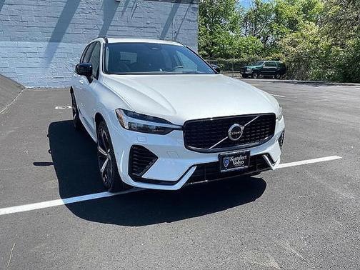 2022 Volvo XC60 Recharge Plug-In Hybrid T8 R-Design