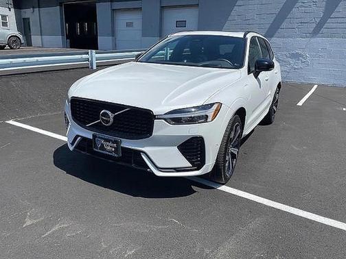 2022 Volvo XC60 Recharge Plug-In Hybrid T8 R-Design