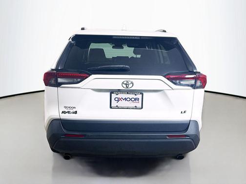 Super White 2020 Toyota RAV4 LE