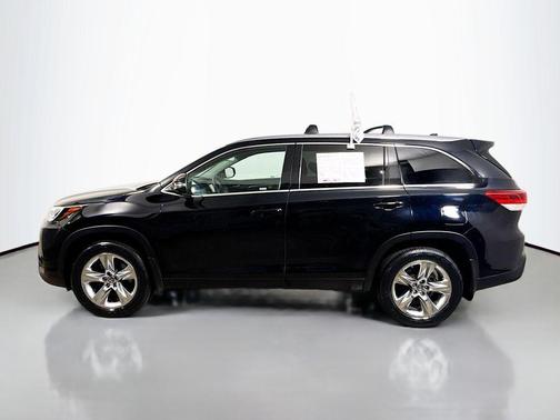Midnight Black Metallic 2018 Toyota Highlander Limited