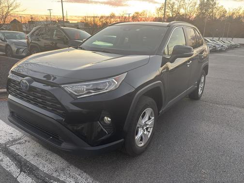 2021 Toyota RAV4 Hybrid XLE