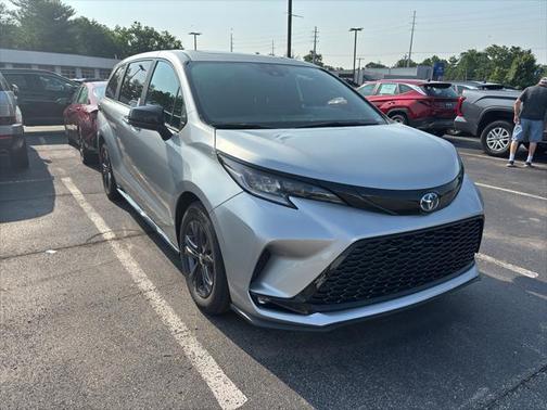 2025 Toyota Sienna XSE 7 Passenger