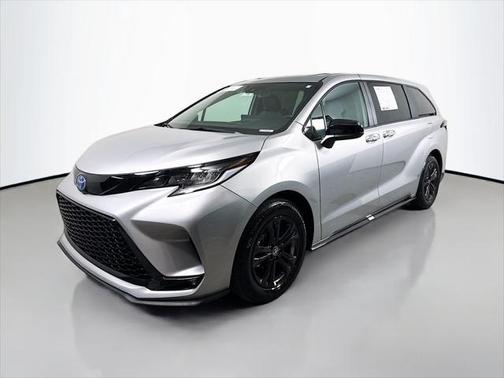 2025 Toyota Sienna XSE 7 Passenger