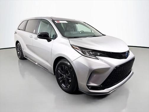 2025 Toyota Sienna XSE 7 Passenger