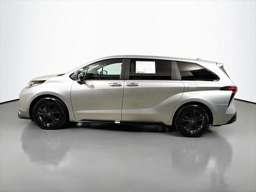 2025 Toyota Sienna XSE 7 Passenger