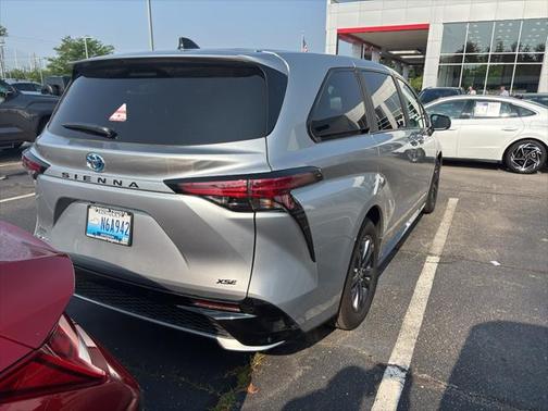 2025 Toyota Sienna XSE 7 Passenger