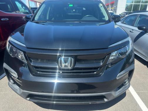 Crystal Black Pearl 2021 Honda Pilot 2WD Special Edition