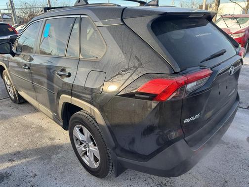 2020 Toyota RAV4 Hybrid LE