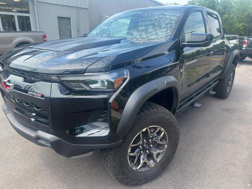 Black 2025 Chevrolet Colorado ZR2
