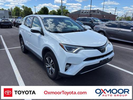 Super White 2018 Toyota RAV4 XLE