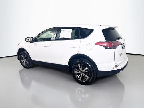 Super White 2018 Toyota RAV4 XLE