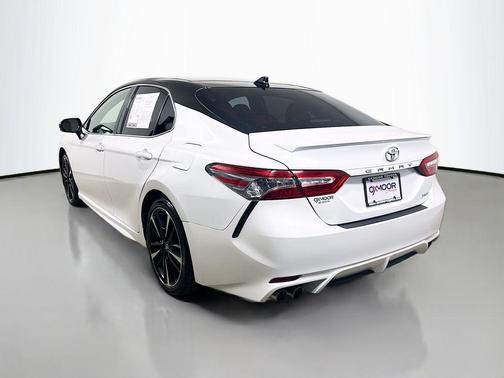 Wind Chill Pearl 2019 Toyota Camry XSE