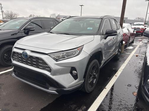 2021 Toyota RAV4 Hybrid SE