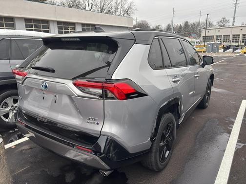 2021 Toyota RAV4 Hybrid SE