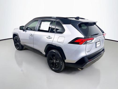 2021 Toyota RAV4 Hybrid SE
