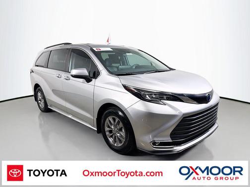 2024 Toyota Sienna XLE