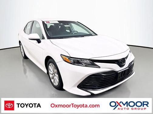 Super White 2018 Toyota Camry LE
