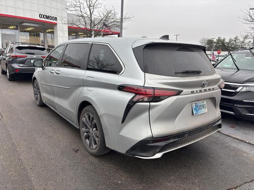 2021 Toyota Sienna XSE 7 Passenger