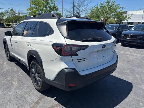 Crystal White Pearl 2024 Subaru Outback Onyx Edition XT