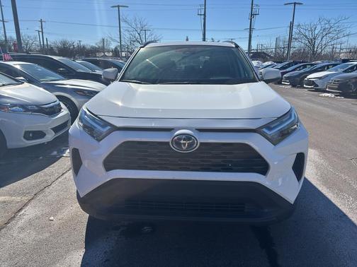 2022 Toyota RAV4 Hybrid XLE