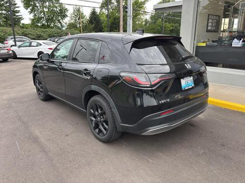 Crystal Black Pearl 2023 Honda HR-V AWD Sport