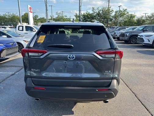 2022 Toyota RAV4 Hybrid XLE