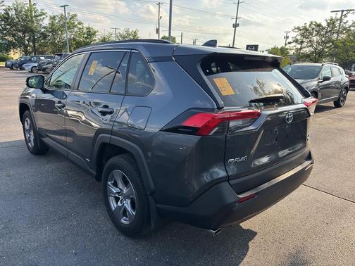 2022 Toyota RAV4 Hybrid XLE