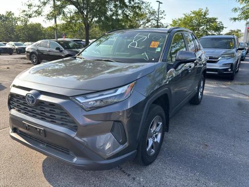 2022 Toyota RAV4 Hybrid XLE