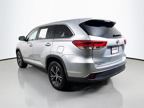 2019 Toyota Highlander LE I4