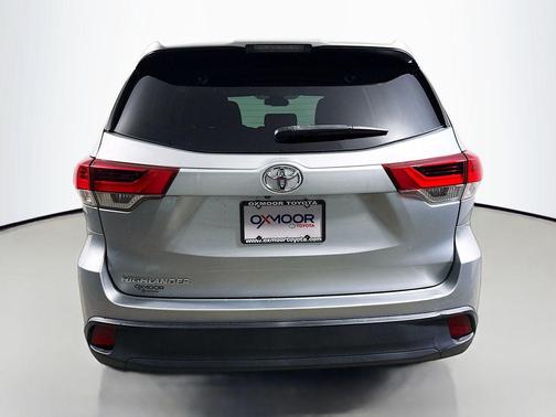 2019 Toyota Highlander LE I4