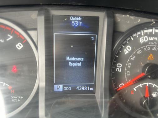 2022 Toyota Tacoma SR